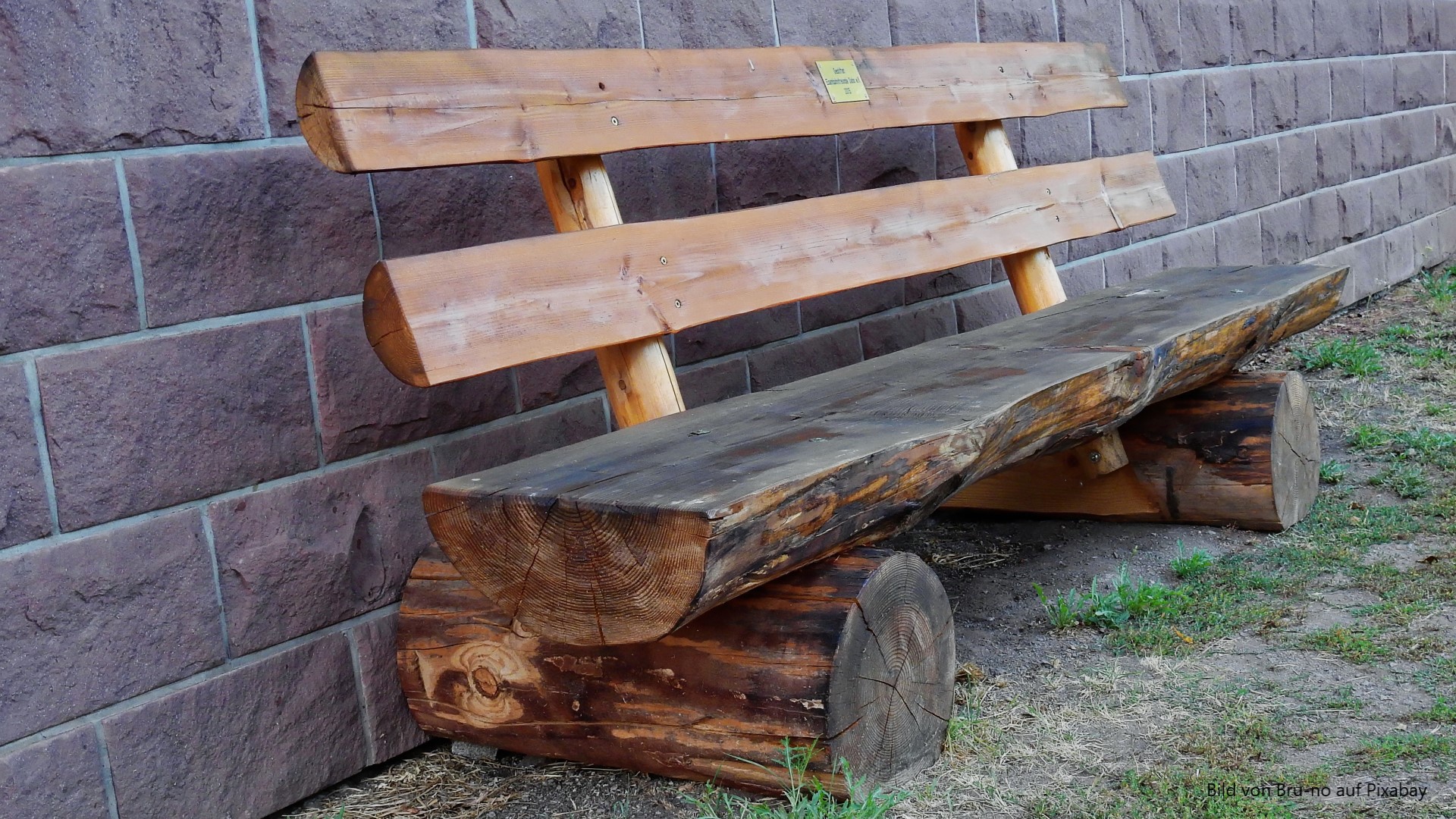 Holzbänke: Zeitlose Eleganz für Ihren Garten