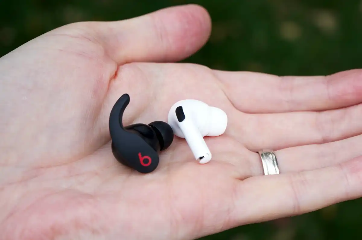 AirPods Pro 2 vs Beats Fit Pro: A Complete Feature Breakdown